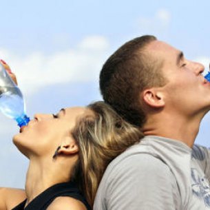 Скільки пити води під час і після тренування